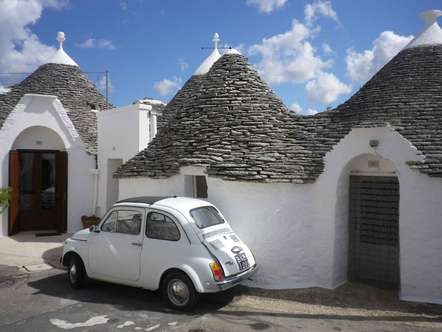 Campaya.alberobello 2.JPG