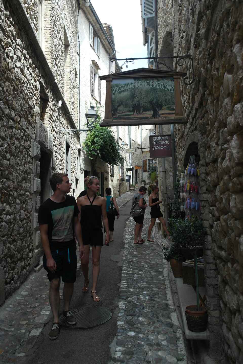 Turister og gallerier, Saint Paul de Vence, august 2014