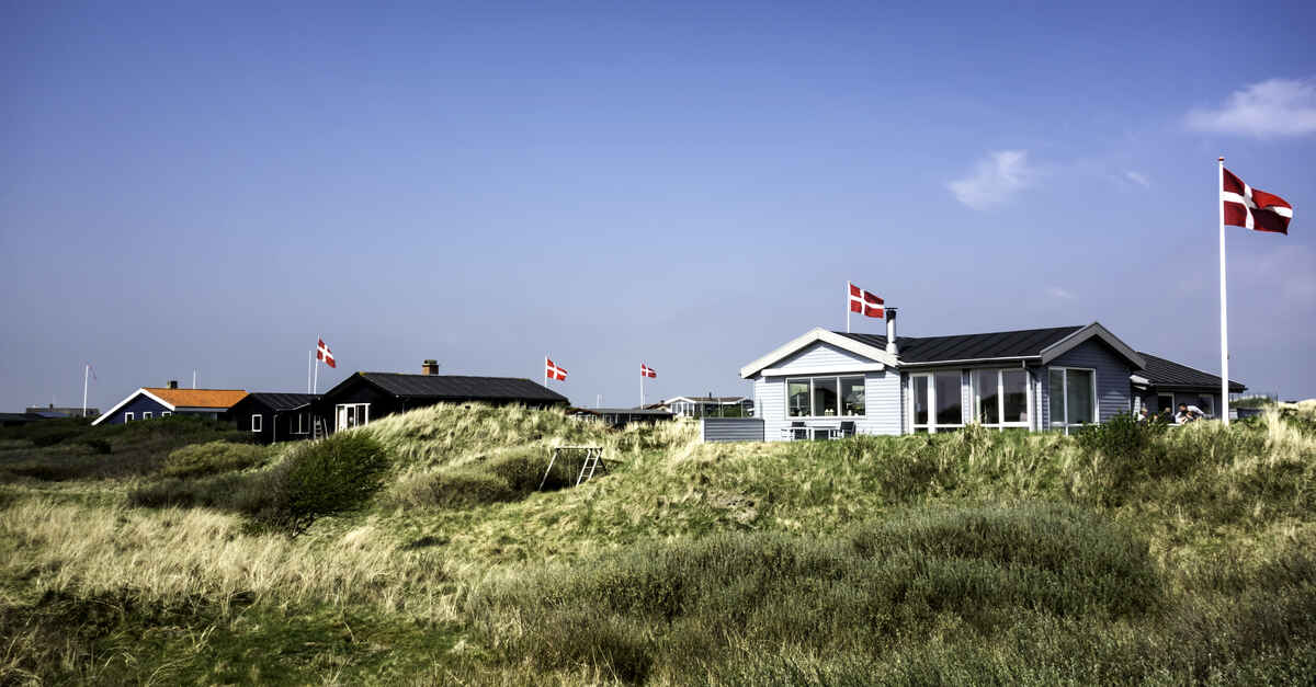 Leder du efter sommerhusudlejning i ind- eller udland? Så er du kommet til det rigtige sted. Hos Campaya sommerhusudlejning har vi samlet de danske sommerhuse og udenlandske feriehuse og ferielejligheder på tværs af udlejningsbureauerne, så du kun behøver lede et sted, når du skal finde den perfekte feriebolig.