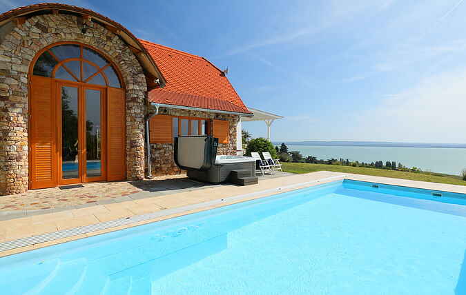 Ferienhäuser mit Pool in Ungarn