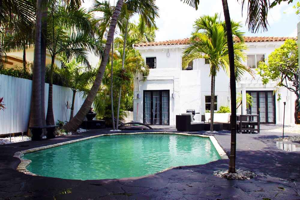 Download To sovevaerelser suites miami beach Desktop Wallpaper Free