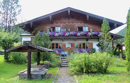 Manor house mh22767