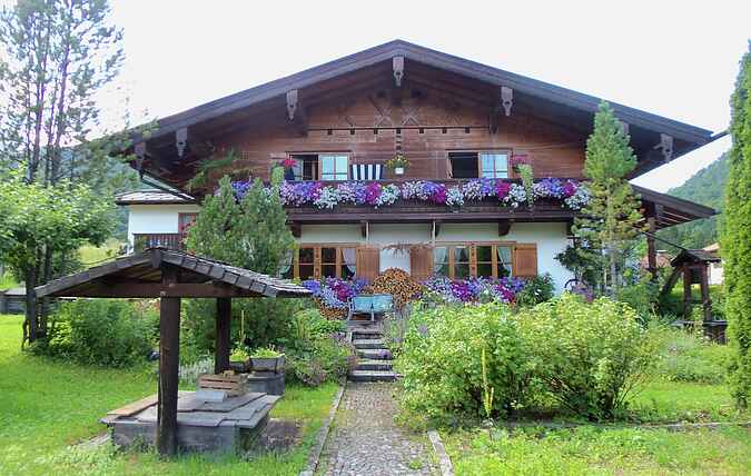 Manor house mh22768