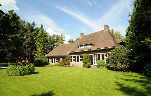 Manor house mh31554