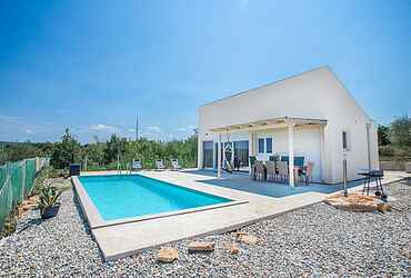 Villa en Tar