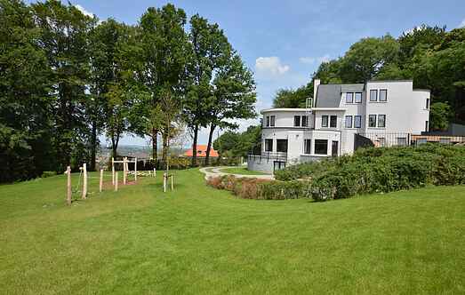 Manor house mh65646