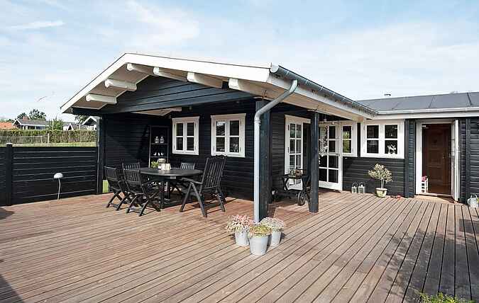 Holiday home mh17243