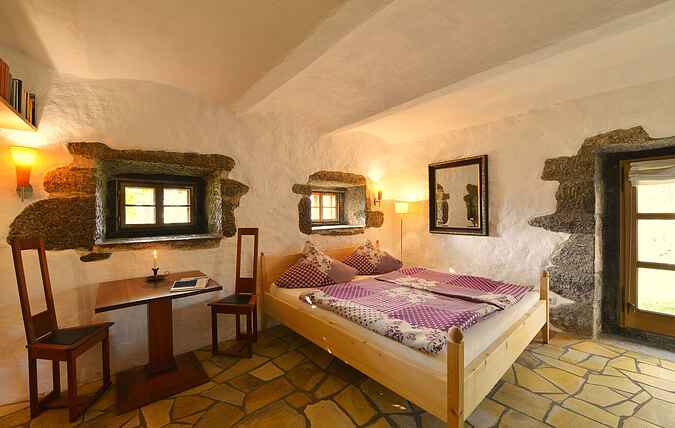 Manor house mh22883