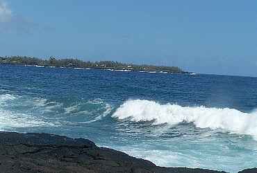 Spectacularly Oceanfront Alohahouse