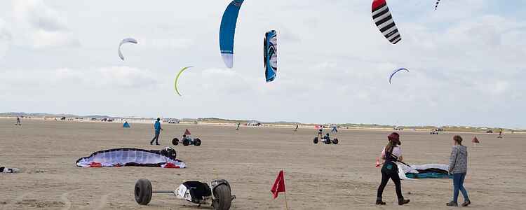 Med 100 km i timen henover stranden