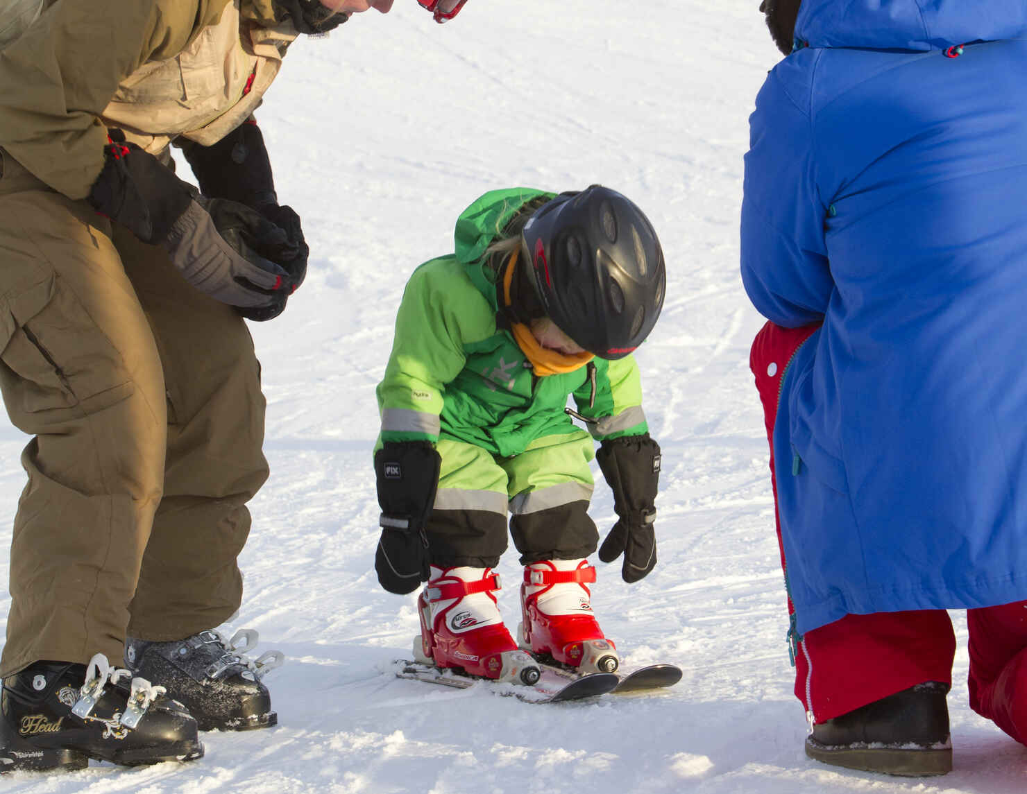 mikko_nikkinen-tiny_tot_on_skiis_-2162.jpg