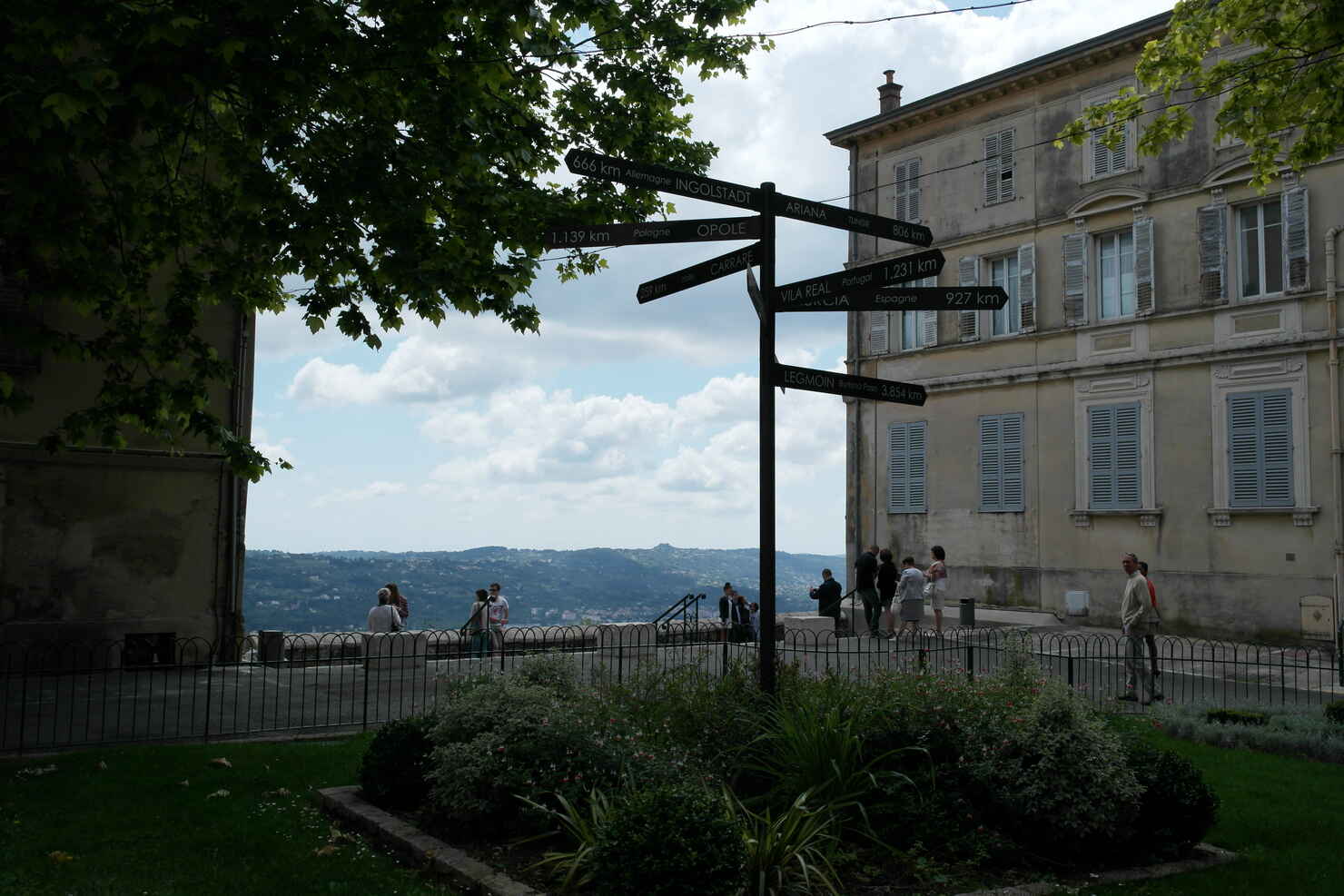 Place 24 Aout, Grasse