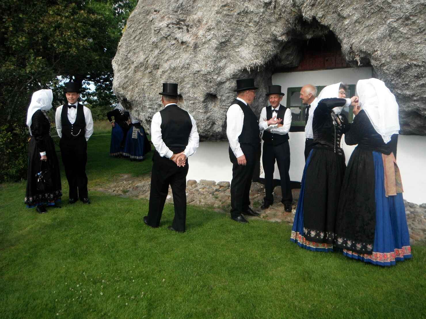 Folkedans ved Gården juli 2012 090.JPG