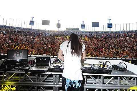 tomorrowland4