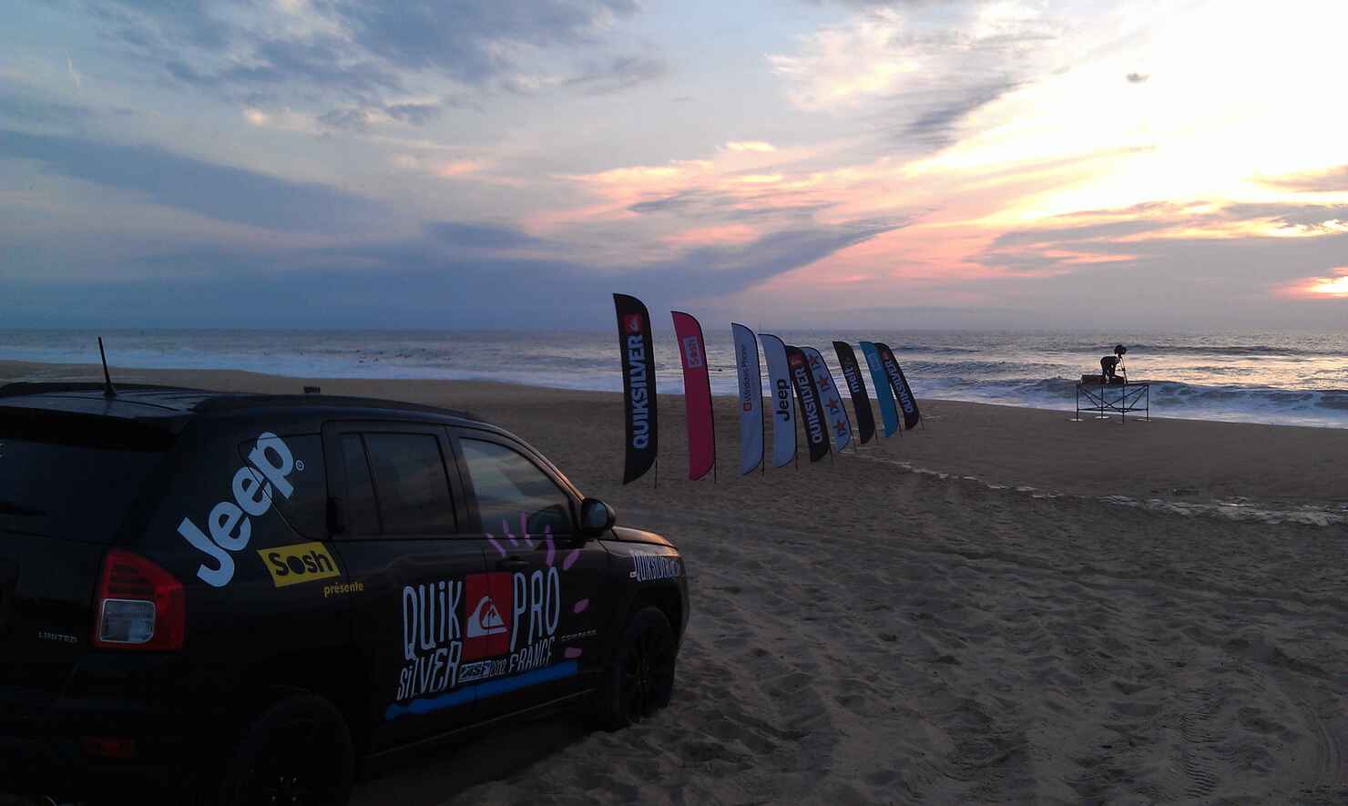 Quiksilver Pro evening surf