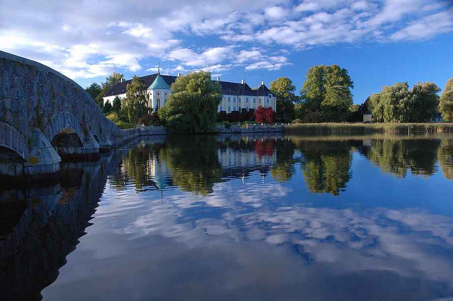 Gavnø Slot og sø